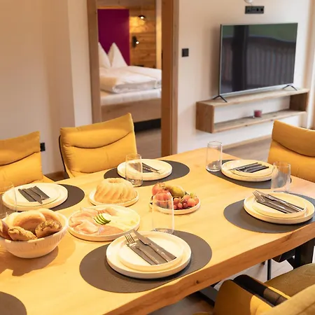 Dein Dahoam Boutique * Grobming